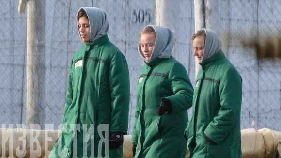 Nadezhda Tolokonnikova behind barbed wire in Prison Colony no. 14, Mordovia: from http://izvestia.ru/news/539656
